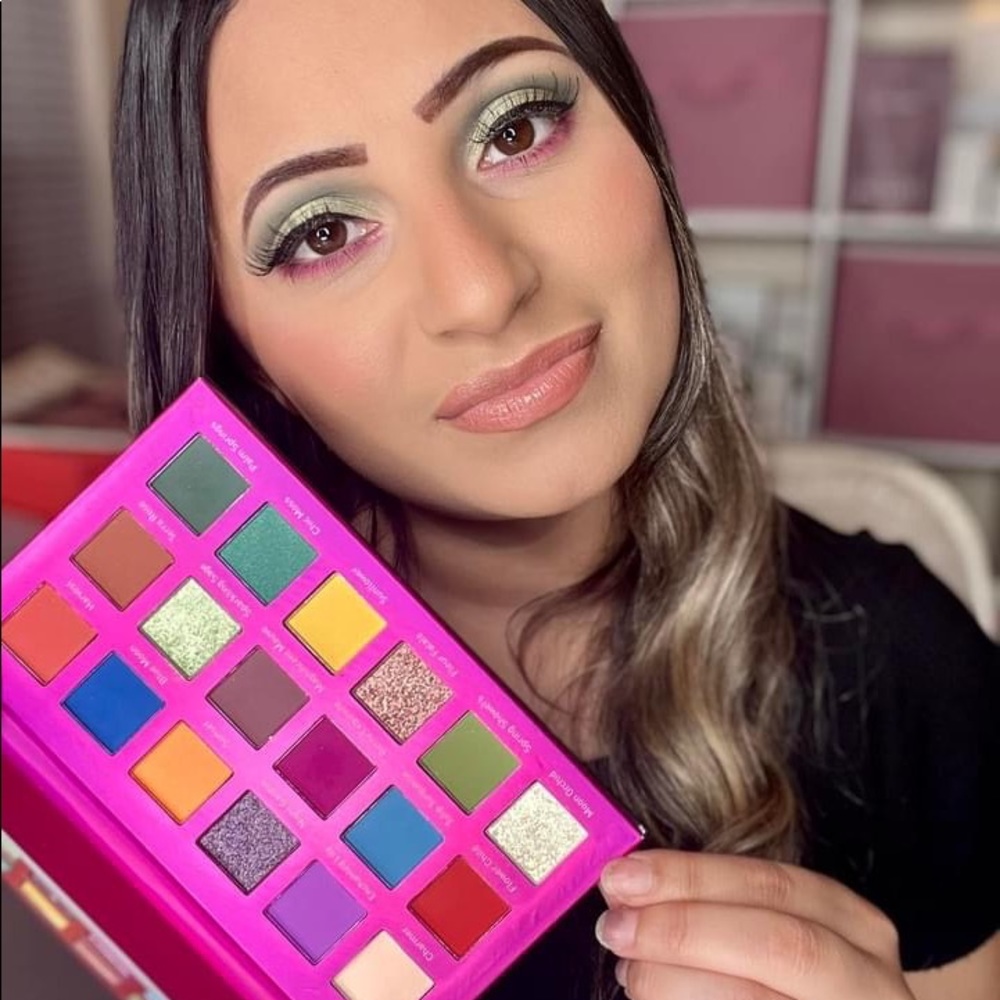 Vivid Pallet